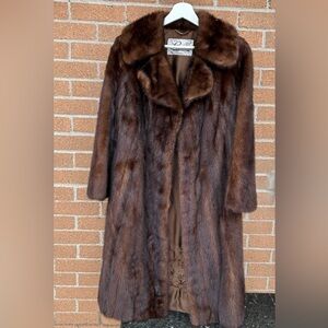 ⸻

Vintage Laflamme Fourrure Mink Coat – Size M